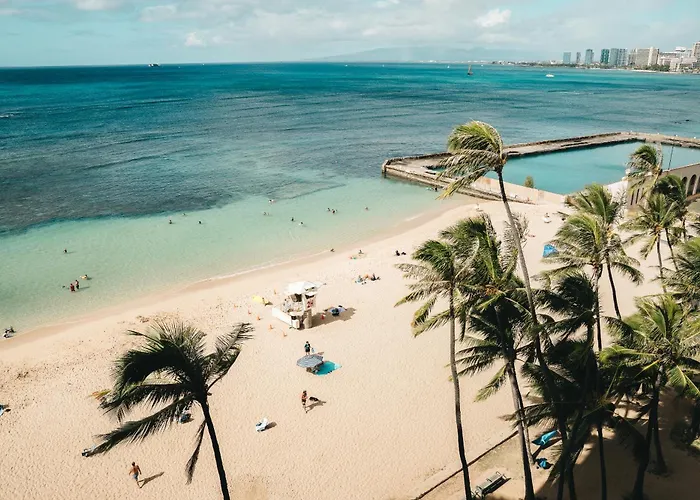 Kaimana Beach Hotel